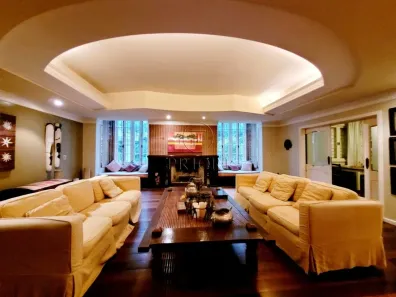 Casa com 5 Quartos para alugar, 720m² no Três Figueiras, Porto Alegre