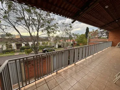 Sobrado com 4 Quartos à venda, 331m² no Vila São Judas Thadeu, Botucatu