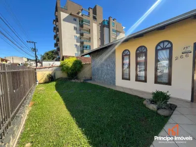 Casa com 4 Quartos à venda, 219m² no Floresta, Joinville