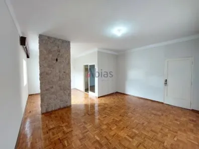 Casa com 3 Quartos à venda, 500m² no Vila Lutfalla, São Carlos