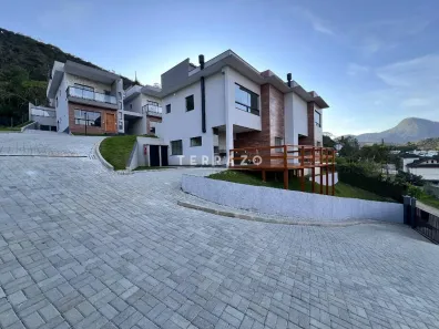 Casa com 3 Quartos à venda, 116m² no Golfe, Teresópolis