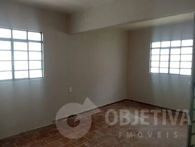 Casa com 2 Quartos à venda, 70m² no Luizote de Freitas, Uberlândia