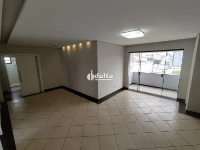 Apartamento com 3 Quartos para alugar, 130m² no Saraiva, Uberlândia