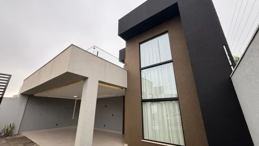 Sobrado com 4 Quartos à venda, 334m² no Zona Armazém, Maringá
