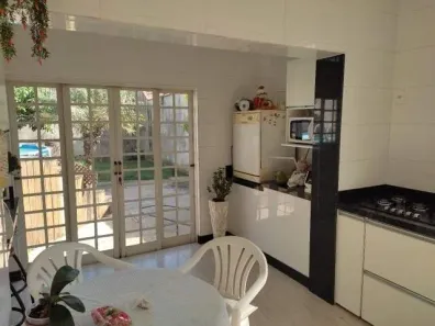 Casa com 4 Quartos à venda, 271m² no Arvoredo, Contagem
