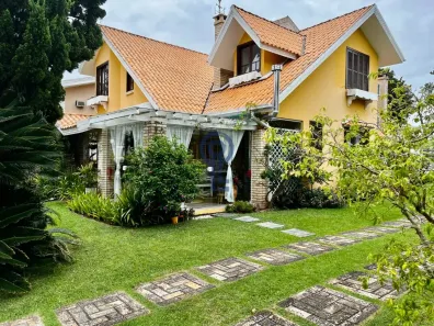 Casa com 4 Quartos para alugar, 243m² no Jurerê Internacional, Florianópolis