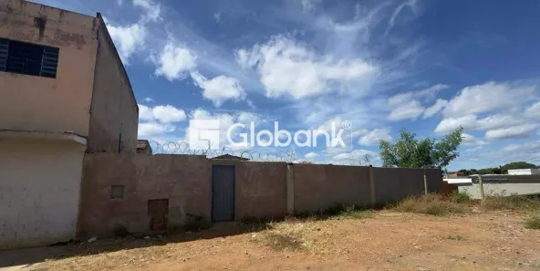 Lote/Terreno à venda, 576m² no Alto São João, Montes Claros