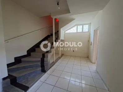 Apartamento com 2 Quartos para alugar, 59m² no Centro, Uberlândia