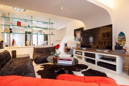 Casa de Condomínio com 4 Quartos à venda, 220m² no Camboinhas, Niterói