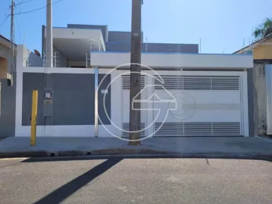 Casa com 3 Quartos para alugar, 10m² no Centro, Marília