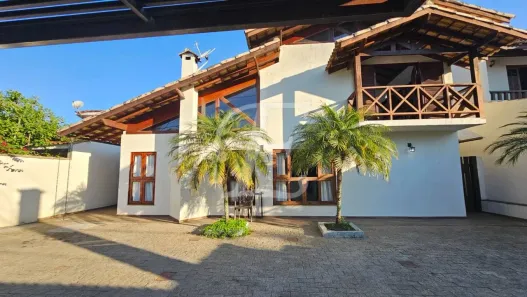 Casa de Condomínio com 3 Quartos à venda, 234m² no Terras do Madeira, Carapicuíba