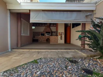 Casa com 3 Quartos à venda, 220m² no Loteamento Villa Branca, Jacareí