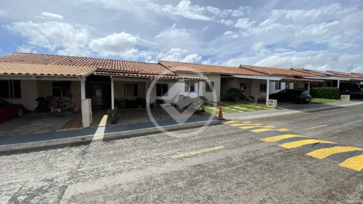 Casa de Condomínio com 2 Quartos à venda, 60m² no Jardim Gardênia, Goiânia