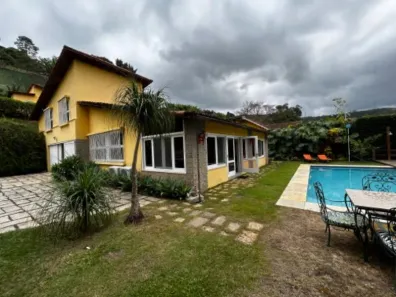 Casa com 3 Quartos à venda, 220m² no Nogueira, Petrópolis