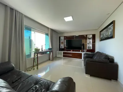 Sobrado com 5 Quartos à venda, 200m² no Taguatinga Norte, Brasília