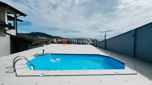 Casa com 5 Quartos para alugar, 200m² no Itacorubi, Florianópolis