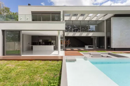 Casa de Condomínio com 5 Quartos à venda, 630m² no Orleans, Curitiba