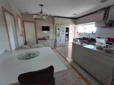 Casa com 3 Quartos à venda, 600m² no Lírio do Vale, Manaus