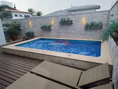 Casa de Condomínio com 5 Quartos à venda, 350m² no Jardins Madri, Goiânia