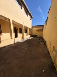 Casa com 3 Quartos para alugar, 100m² no Planalto, Belo Horizonte