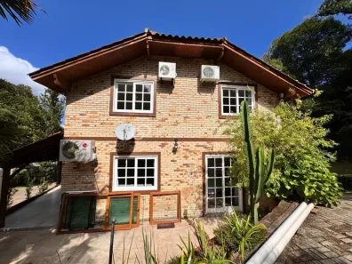 Casa de Condomínio com 3 Quartos à venda, 120m² no Floresta, Gramado
