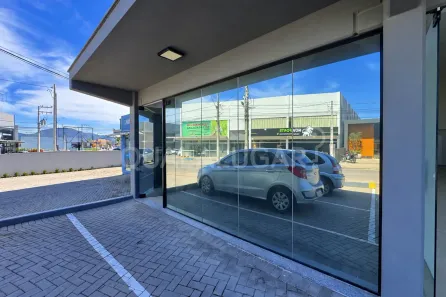 Sala Comercial para alugar, 100m² no Vila Esperança, Tubarão