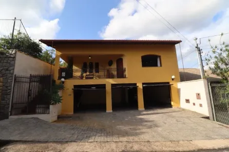 Casa com 4 Quartos à venda, 235m² no Bom Clima, Juiz de Fora