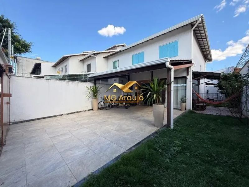 Casa com 3 quartos — Santa Amélia, Belo Horizonte