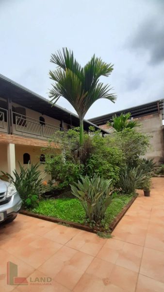 Casa com 6 quartos — Alto Caiçaras, Belo Horizonte