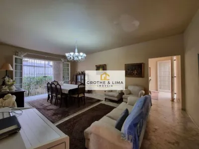 Casa com 3 Quartos para venda ou aluguel, 240m² no Centro, Taubaté