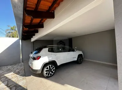 Sobrado com 4 Quartos à venda, 271m² no Jardim Colina, Uberlândia