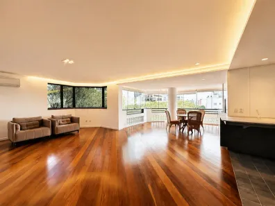 Apartamento com 2 Quartos para alugar, 170m² no Floresta, Porto Alegre