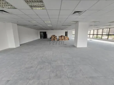 Sala Comercial com 3 Quartos para alugar, 171m² no Cambuí, Campinas