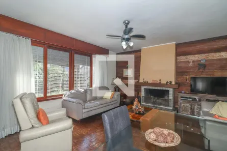 Casa com 4 Quartos à venda, 223m² no Chácara das Pedras, Porto Alegre