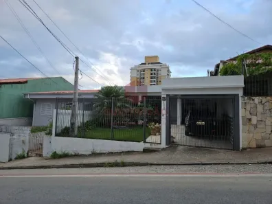 Casa com 3 Quartos à venda, 152m² no Barreiros, São José
