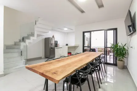 Sobrado com 3 Quartos à venda, 151m² no Novo Mundo, Curitiba