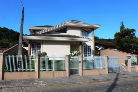 Casa com 3 Quartos à venda, 369m² no Glória, Joinville