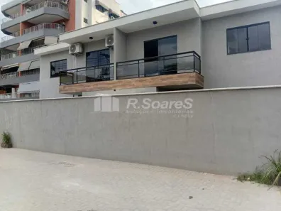 Casa de Condomínio com 2 Quartos à venda, 70m² no Praça Seca, Rio de Janeiro