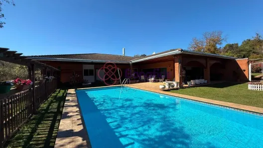 Fazenda/Sítio com 4 Quartos à venda, 966m² no Dos Medeiros, Itupeva