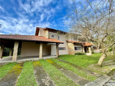 Casa de Condomínio com 4 Quartos para alugar, 490m² no Rio Tavares, Florianópolis