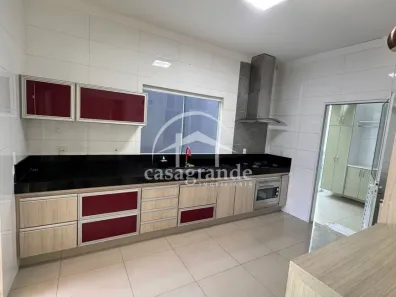 Casa com 3 Quartos à venda, 165m² no Novo Mundo, Uberlândia