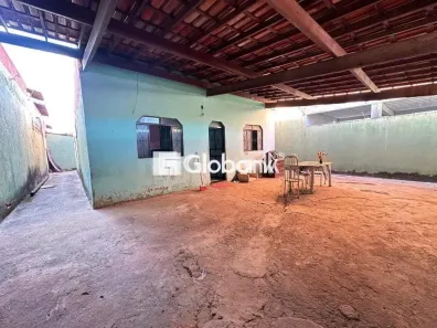 Casa com 3 Quartos à venda, 82m² no Carmelo, Montes Claros