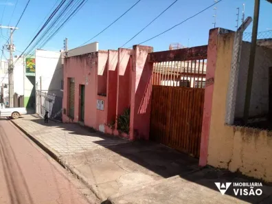 Casa com 2 Quartos à venda, 138m² no Centro, Uberaba