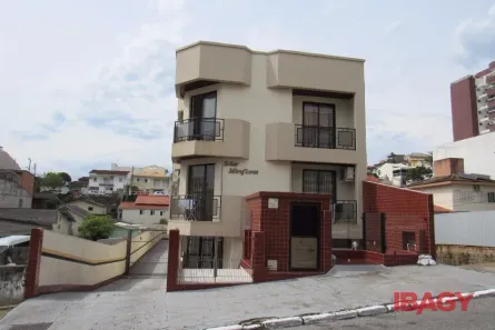 Apartamento com 3 Quartos para alugar, 80m² no Canto, Florianópolis