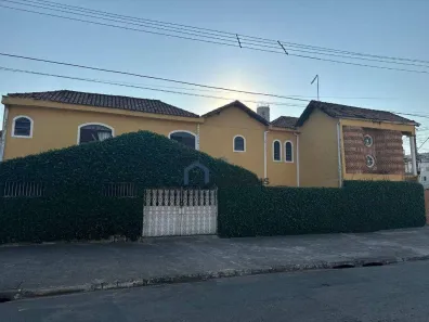 Sobrado com 3 Quartos à venda, 260m² no Jardim Ismênia, São José dos Campos