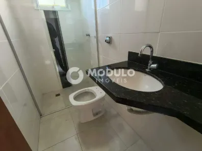 Apartamento com 3 Quartos para alugar, 65m² no Santa Mônica, Uberlândia