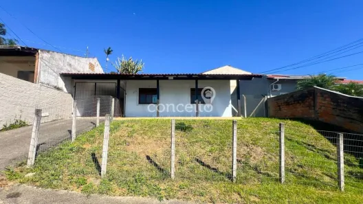 Casa com 2 Quartos para alugar, 110m² no Velha Central, Blumenau