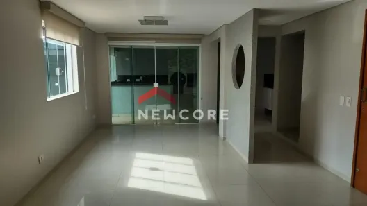 Sobrado com 3 Quartos à venda, 171m² no Jardim Monte Carlo, Maringá