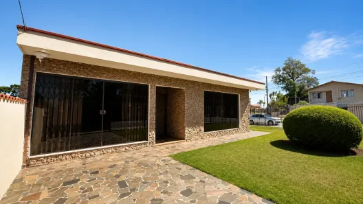 Casa com 3 Quartos à venda, 623m² no Santa Felicidade, Curitiba