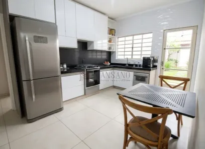 Casa com 2 Quartos à venda, 130m² no Vila Nova Santa Luzia, Bauru